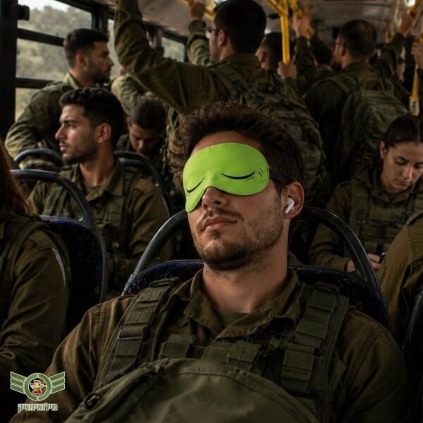 מסיכת עיניים לחיילים ולחיילות עם כרית ג'ל – סדרת העיניים השובבה